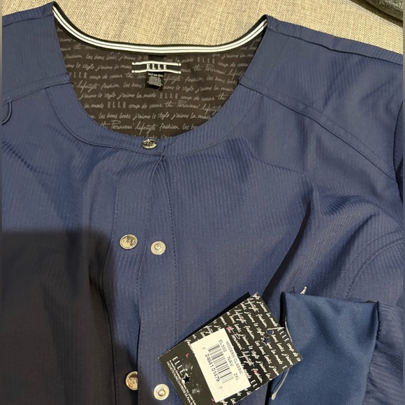 Elle Blue Blazer Classic Structured Design - Picture 8 of 12